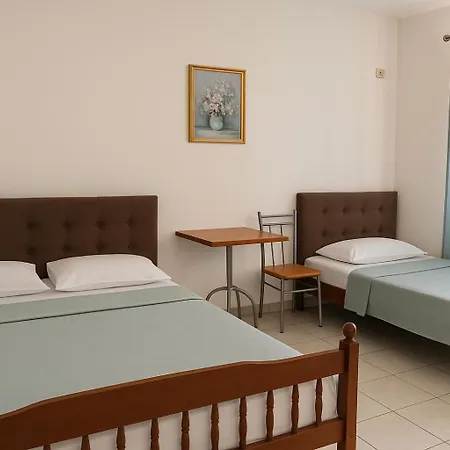 Ardjan Hotel 3*