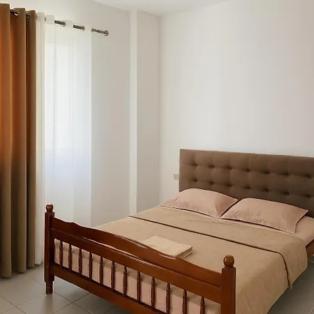 Ardjan Hotel 3*